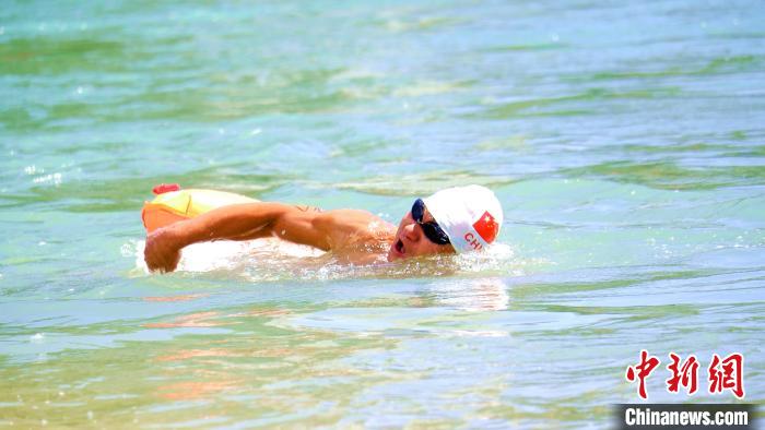 221名中外运动员在青海黄河进行高海拔极限抢渡