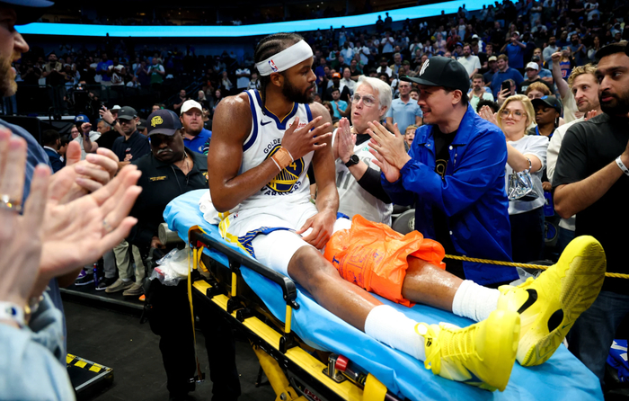 勇士双杀独行侠却遭穆迪重伤打击