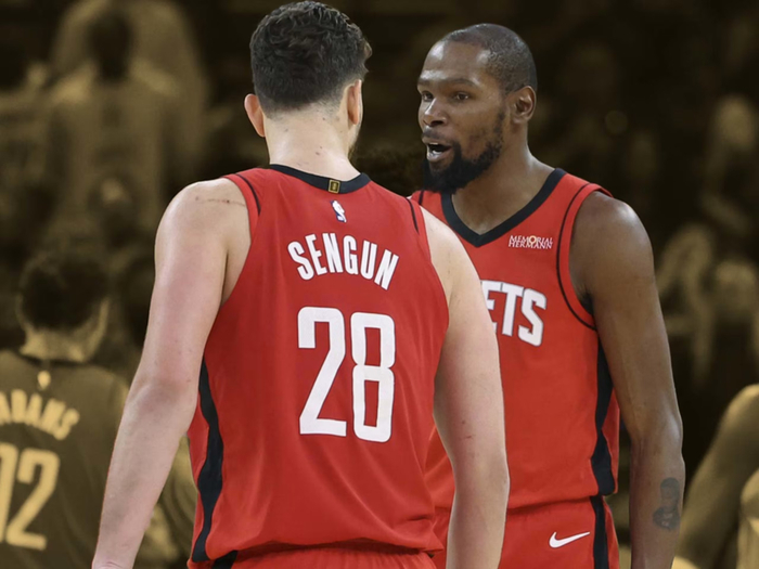 杜兰特加盟后火箭陷入困境 攻防崩盘兼容性成致