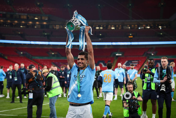 罗德里或加盟皇马引曼城续约危机，B席离队加剧