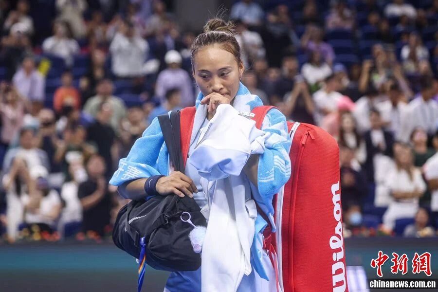 郑钦文因伤退赛提前结束中国赛季