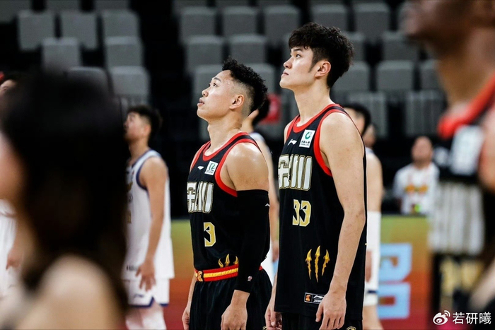 深圳109-94大胜广厦，上海队领跑CBA联赛