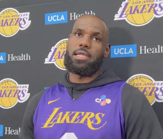 詹姆斯父子同场竞技 湖人季后赛见证父子情深